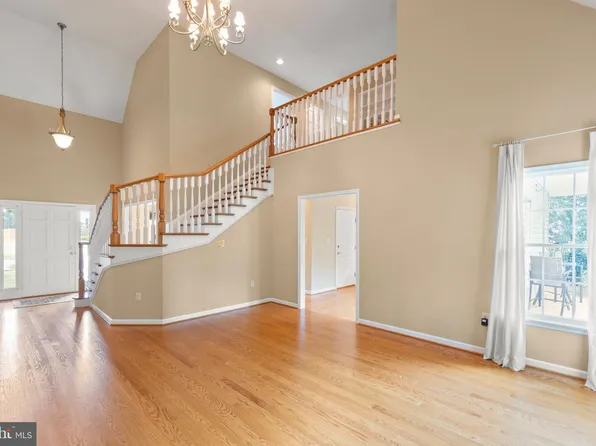 904 W View Ln, Winchester, VA 22601