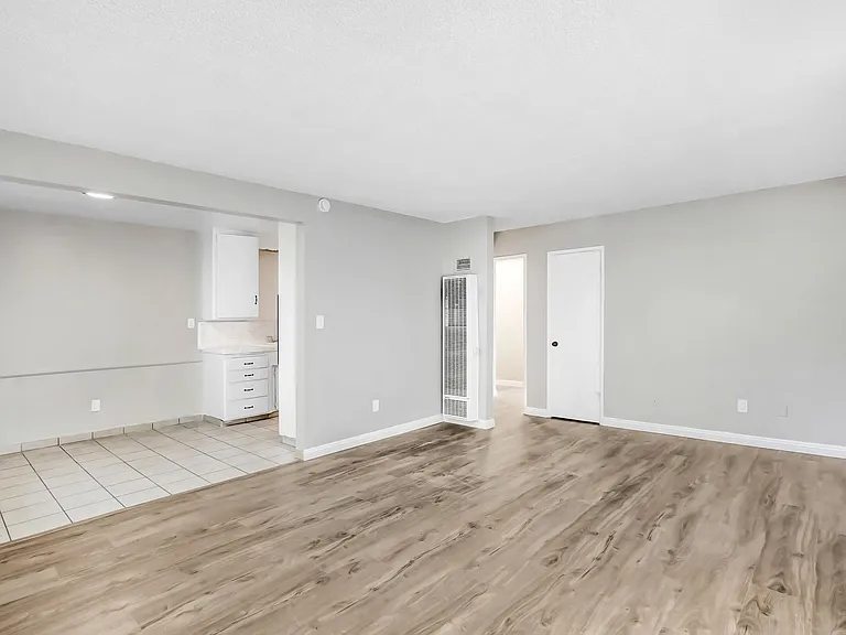 7469 Magnolia Ave. — Photo 14