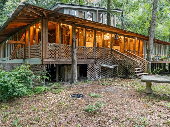 1373 Bridge St, Branchville, SC 29432