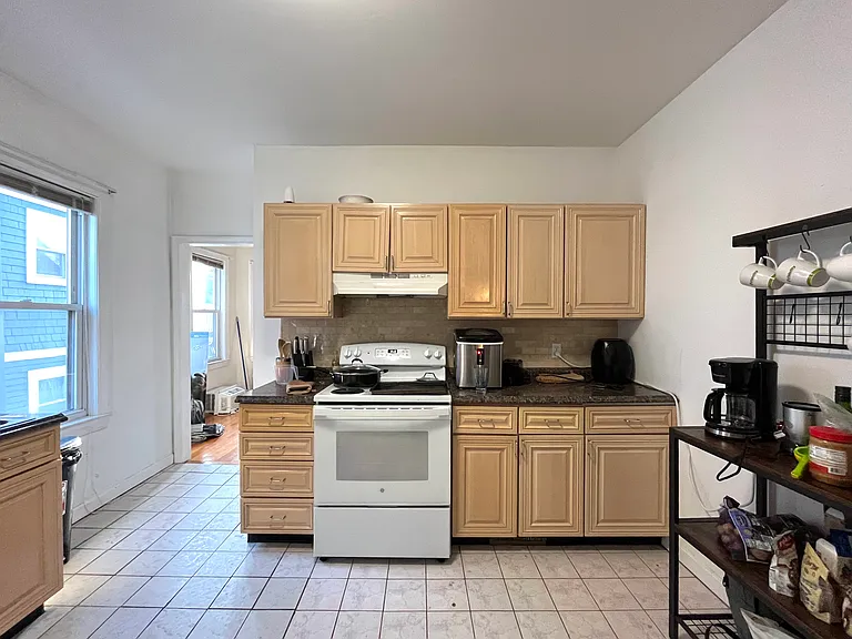 66 Brooks St #2 — Photo 8
