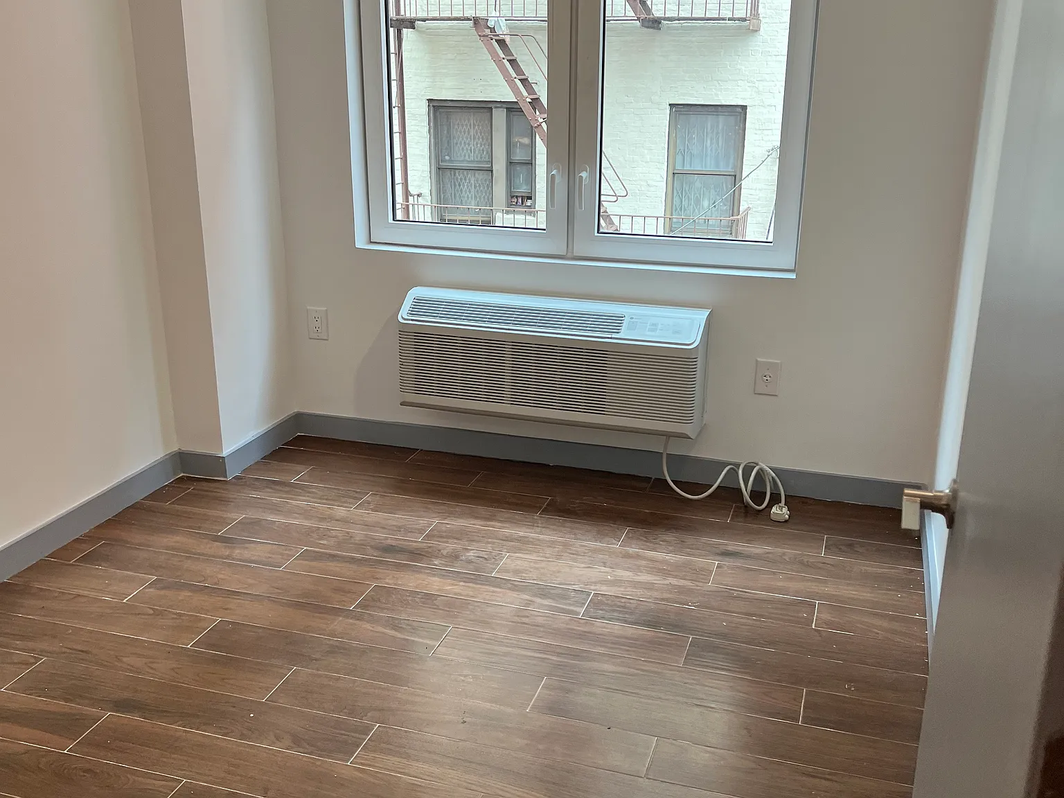 3 bed, $3,544 — Photo 4