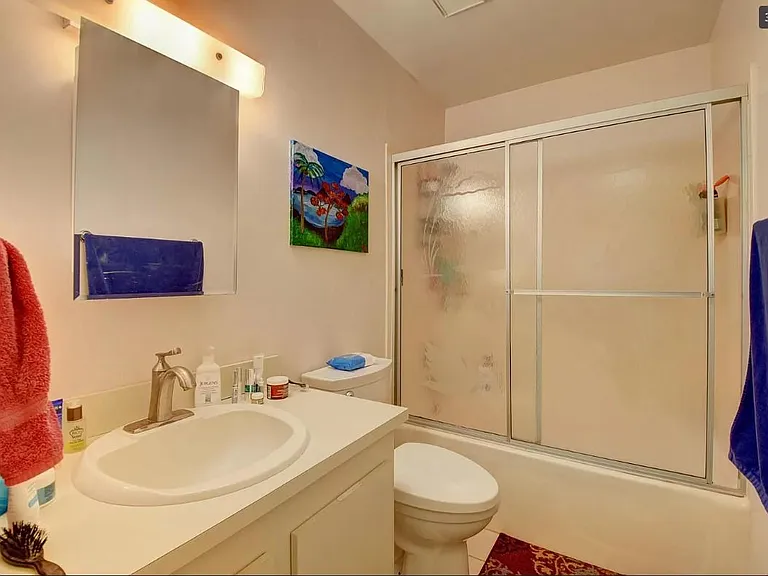 Full Bathroom - Second floor