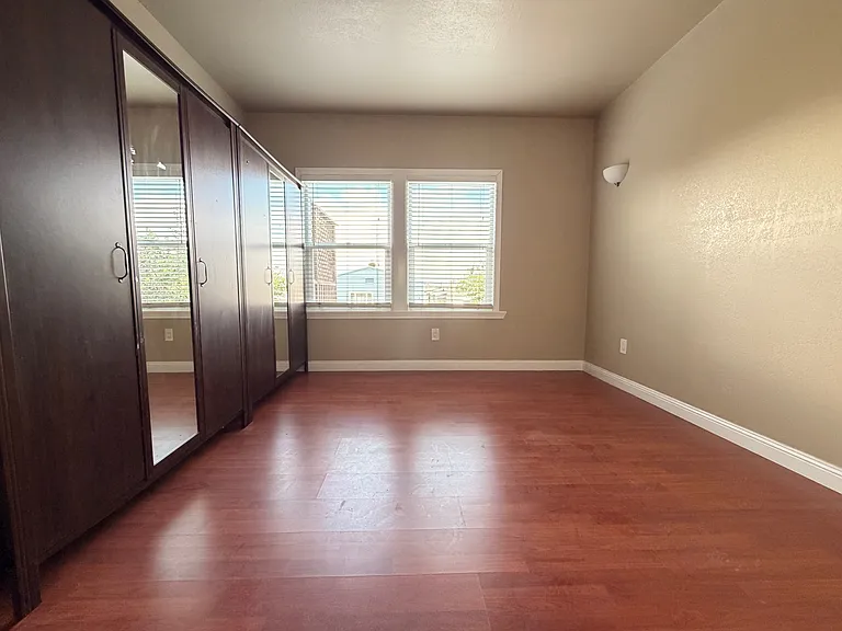 236 Chicago Way — Photo 9