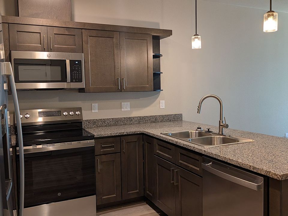 2nd image of 1122 Catherine Way