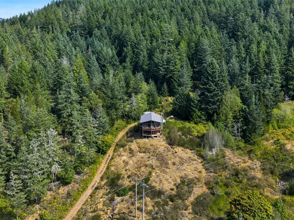 2585 Sooke River Rd, Sooke, BC V9Z 0X8