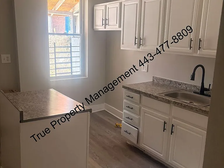 1722 N Monroe St — Photo 4