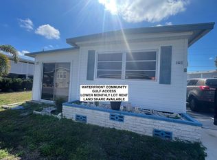 124 Capri Dr, Palmetto, FL 34221