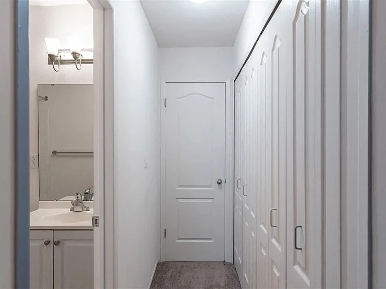 Thornberry Apartments — Photo 20
