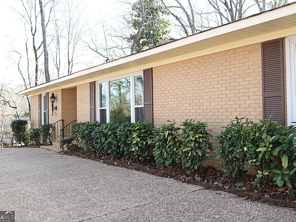 5th image of 907 Mayes Way