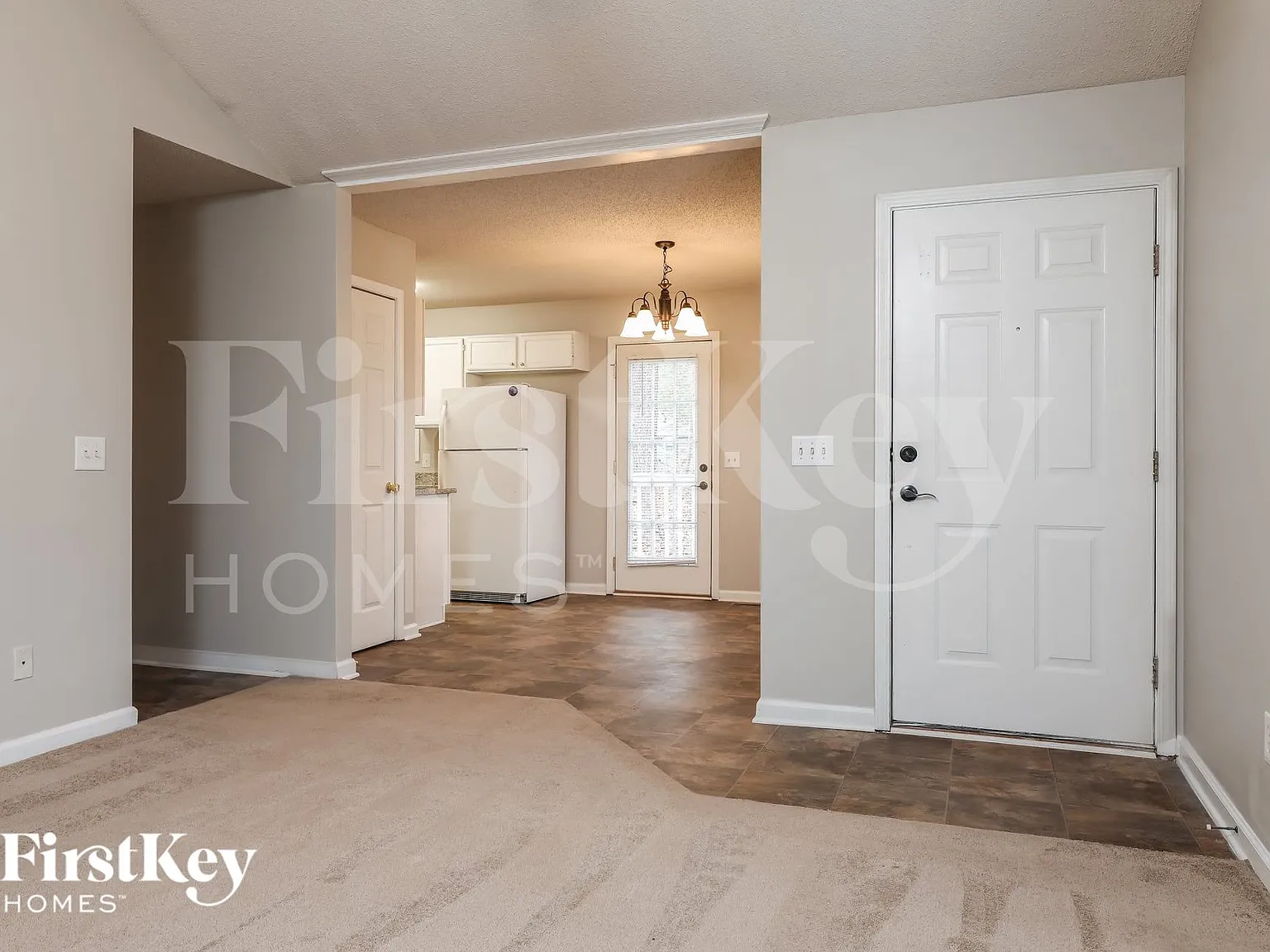 3 bed, 2.0 bath, 1281 sqft, $2,065 — Photo 4