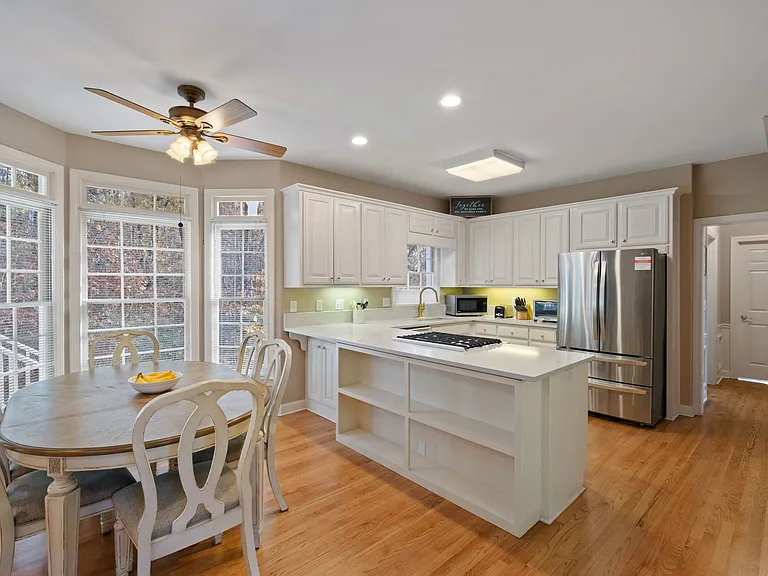 2293 Camden Dr SW — Photo 17