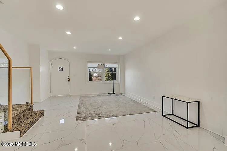 3 bed, 2.5 bath, 1376 sqft, $2,700 — Photo 2