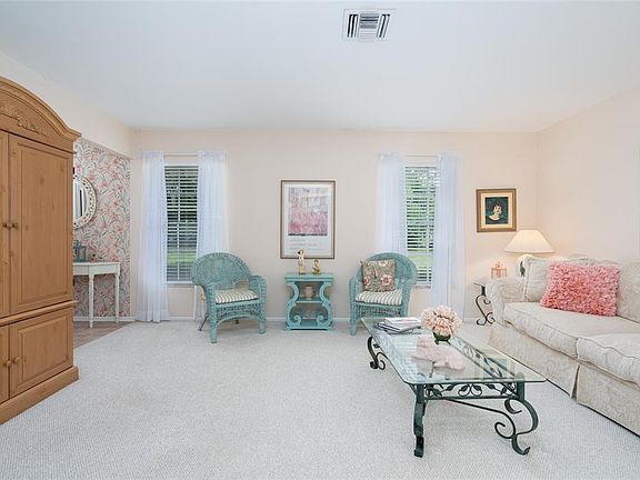 4th image of 1112 Lake Charles Cir
