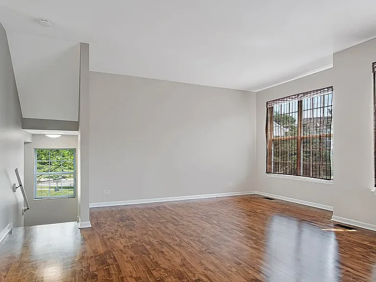 546 Declaration Ln — Photo 17
