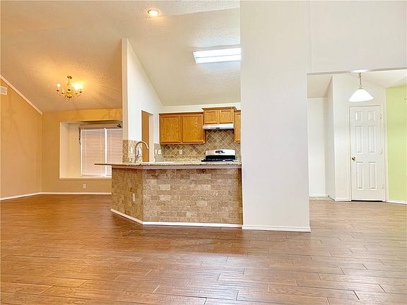3rd image of 3466 Thaddeus Dr