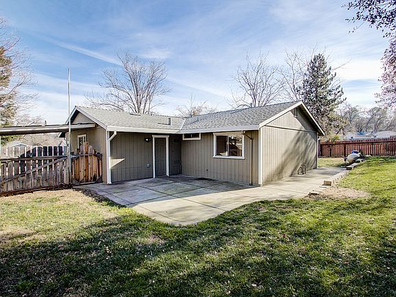 4th image of 260 Orion Dr