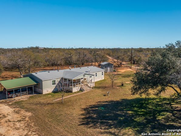 494 Private Road 7504, Yancey, TX 78886