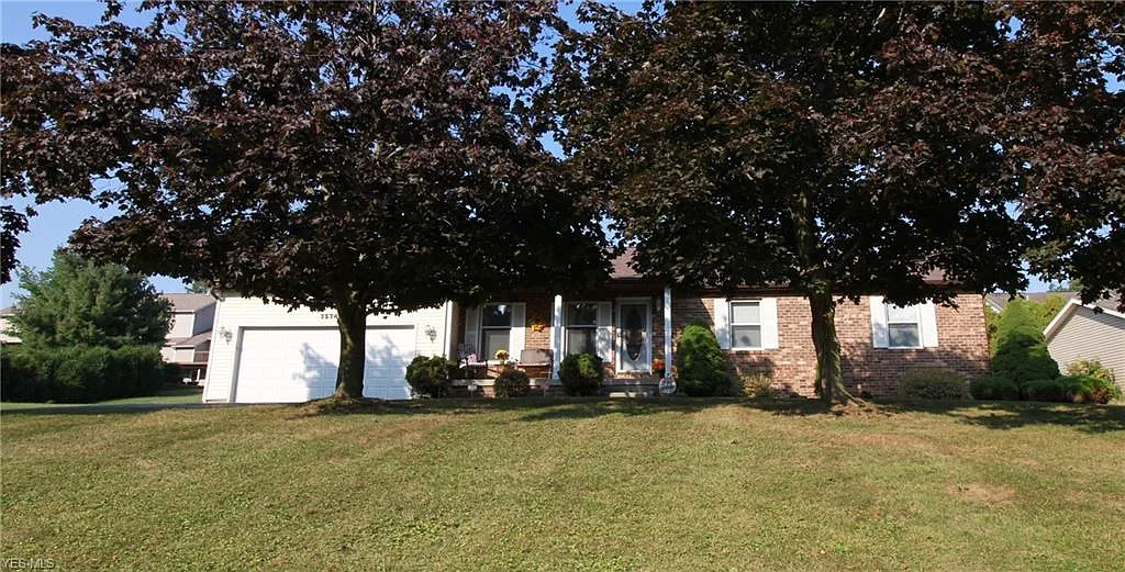 7574 Huntington Dr photo 1