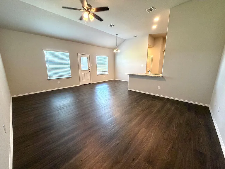 Come live in Knox Ridge! — Photo 25