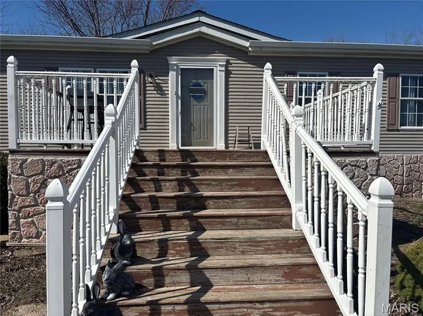 214 College Cir, Eolia, MO 63344