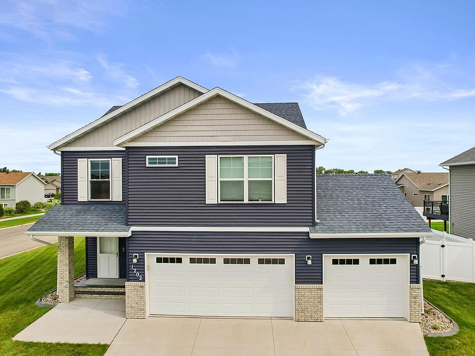 1st image of 1202 Southwood Dr