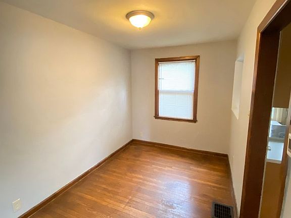 4th image of 2547-2549 Neil Ave #2547
