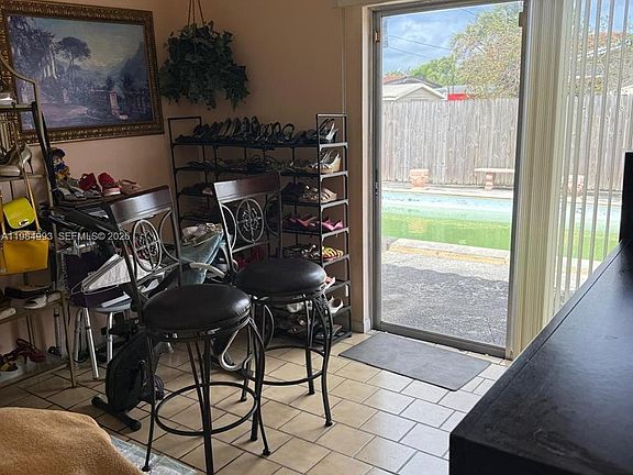 3rd image of 10201 SW 35th St