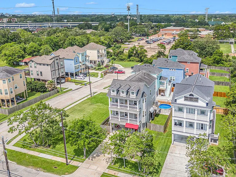 1333 N Meyer Ave — Photo 40