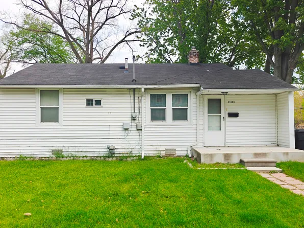 31820 Bay Ct, Westland, MI 48186