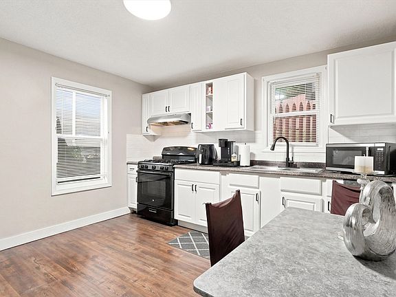 3rd image of 24 Walnut St