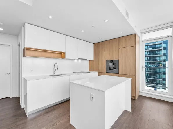 6808 Minoru Blvd #902, Richmond, BC V6Y 2V7