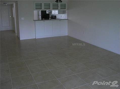 4th image of 130 Lakeside Dr #130