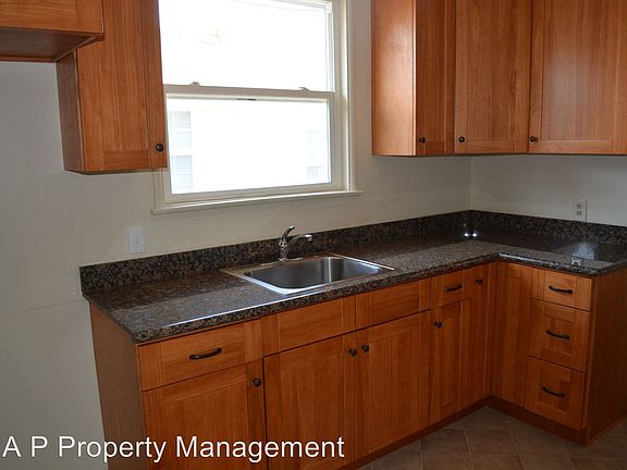 5th image of 9016 Laurel Ave