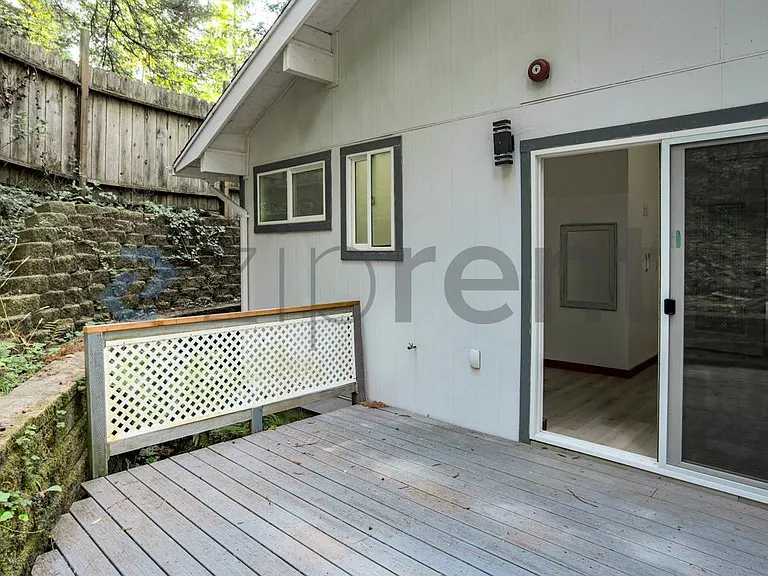 359 Redwood Rd #SINGLE HOME — Photo 21