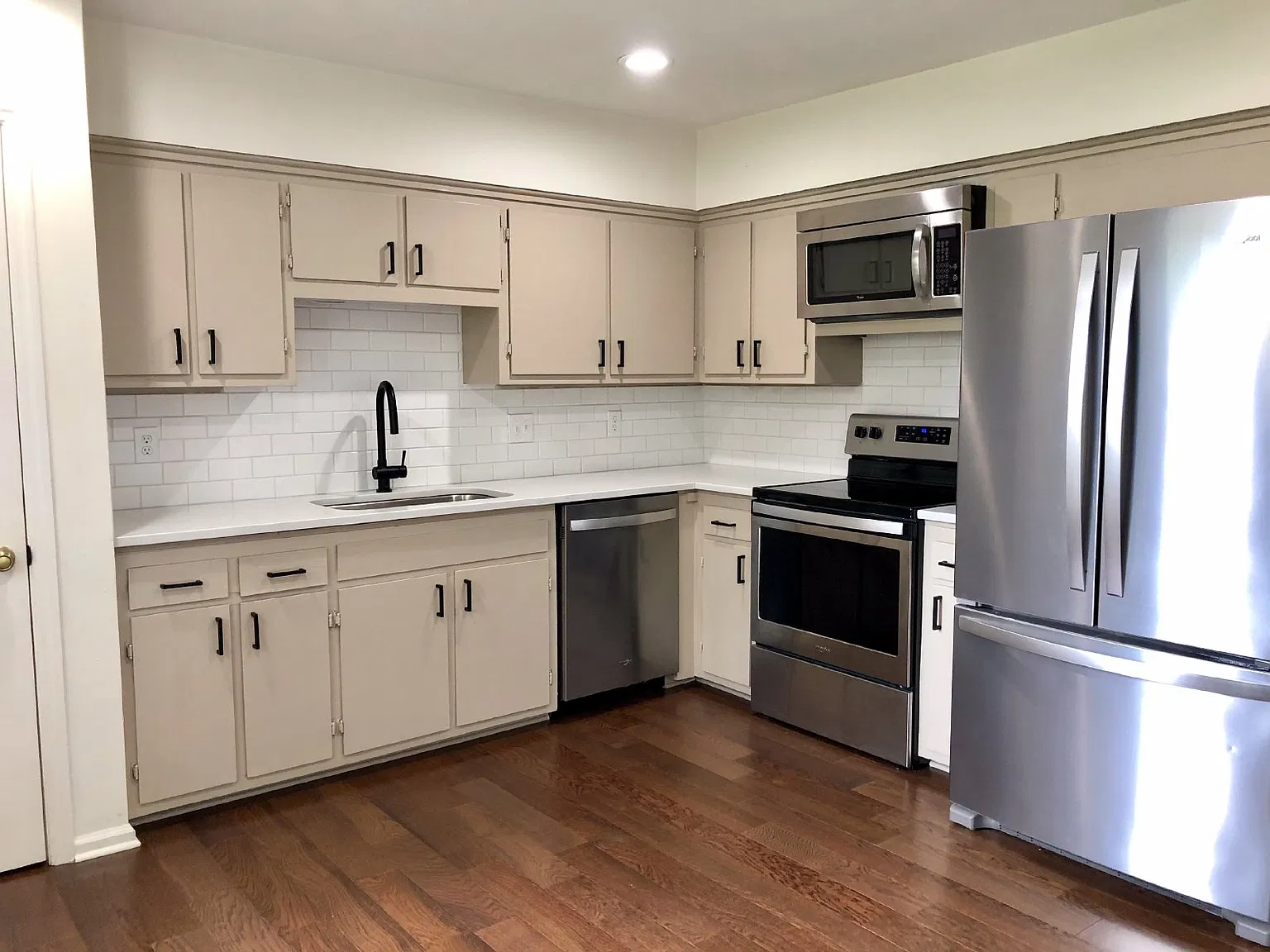2 bed, 1.5 bath, 1116 sqft, $1,800 — Photo 3