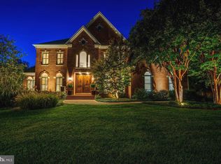 2006 Lord Fairfax Rd, Vienna, VA 22182