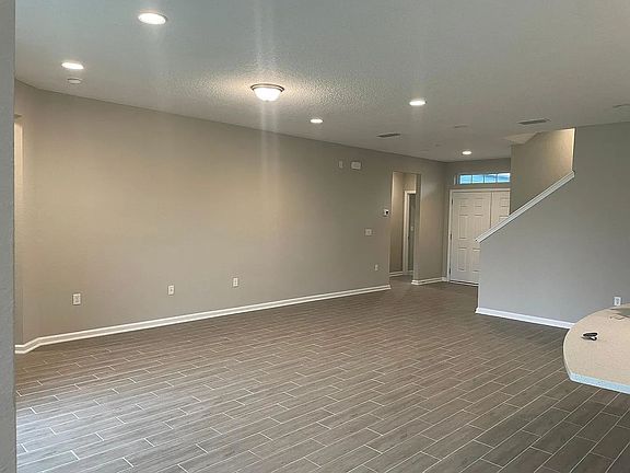 5th image of 183 Brookgreen Way