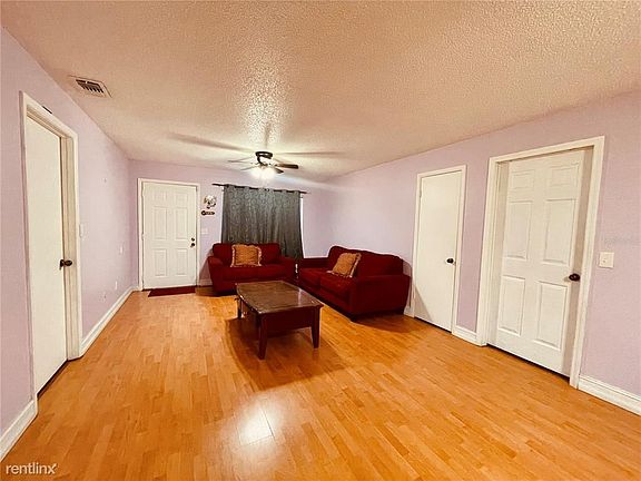 5th image of 818R Balsamwood Ln