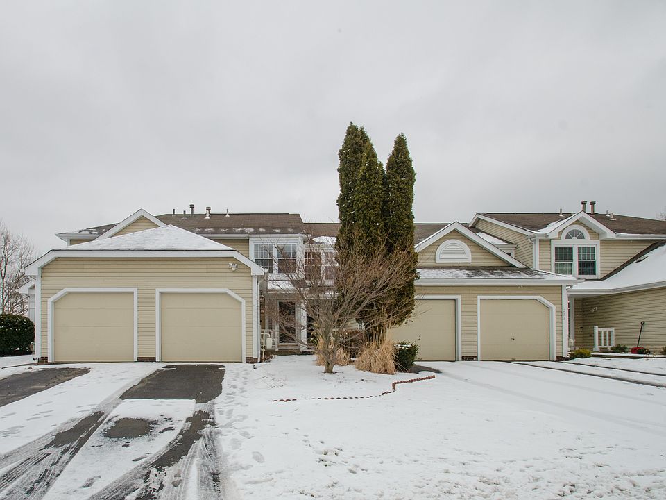 1st image of 257 Clearbrook Ct