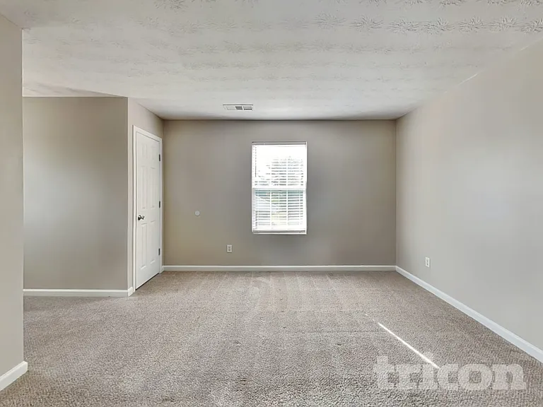 517 Cathedral Dr — Photo 11
