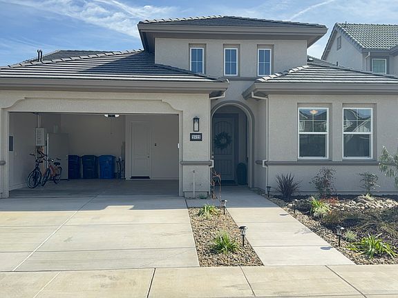 3rd image of 2522 Amur Ave