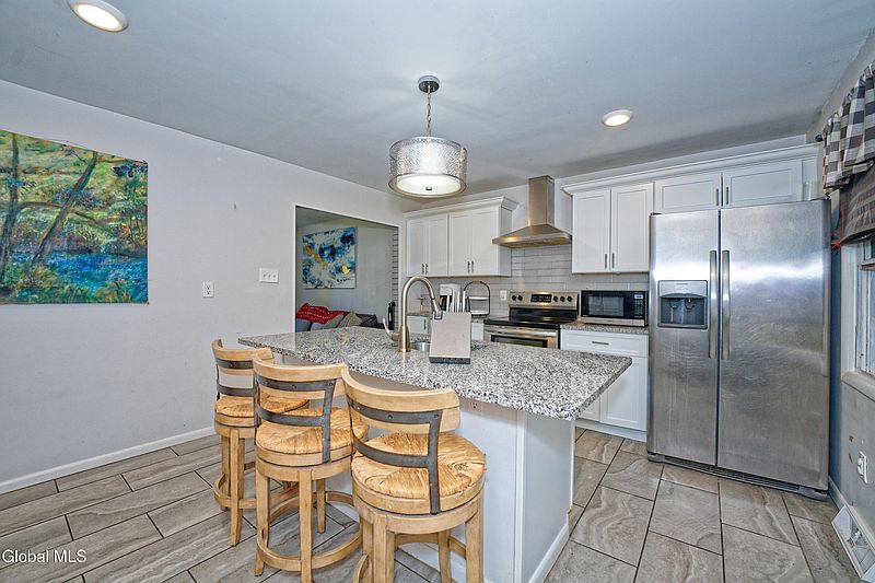 3rd image of 9 Pompano Drive