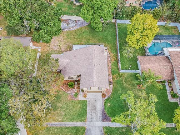 4th image of 851 Hillside Dr