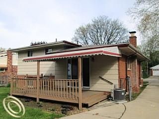 4th image of 23470 Hanover St