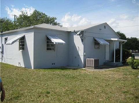 2nd image of 119 N 57th Ave #2