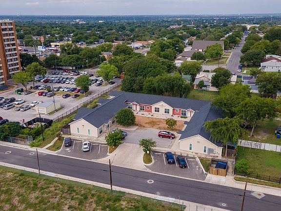 3rd image of 2335 Nopal Street
