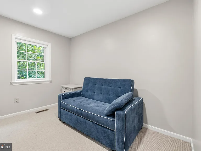 4880 Chevy Chase Dr #133 — Photo 19