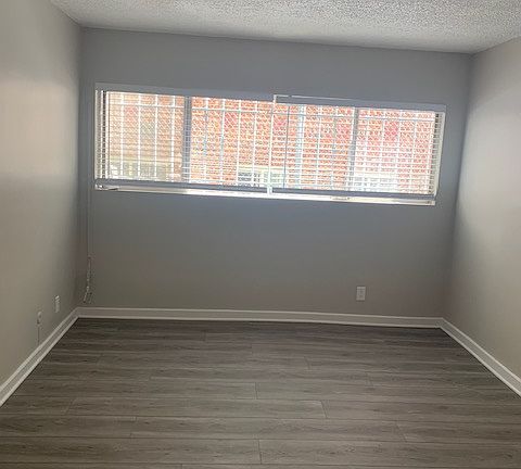 5th image of 501 S Mariposa Ave #308