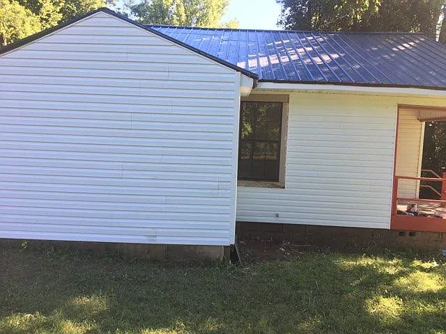 3 bed, 1000 sqft, $995 — Photo 3