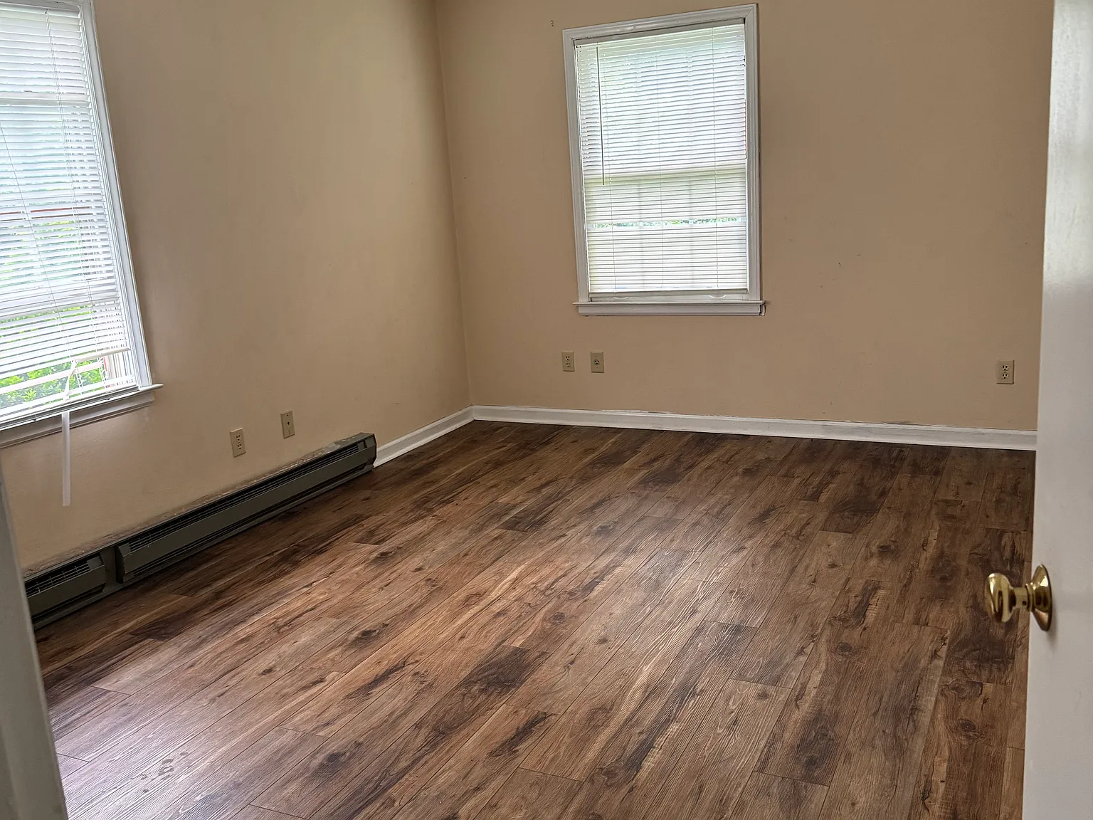 6 bed, 3.5 bath, 2850 sqft, $2,450 — Photo 3